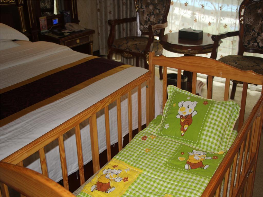 New West Street International Hotel Yangshuo Dış mekan fotoğraf